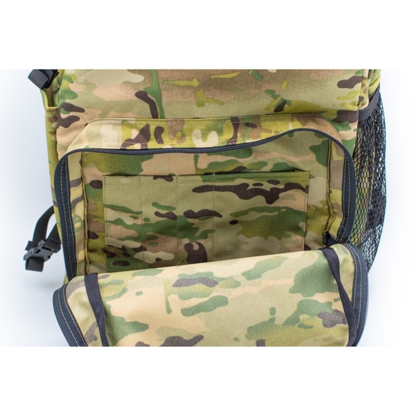 セール爆買い ドンケ BACKPACK-CAMO エブリデイバックパック